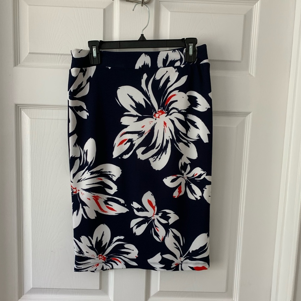 Women’s floral pencil skirt